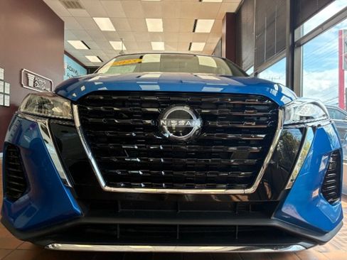 Used 2025 Nissan Kicks Play S w/ Interior Electronics Package FWD image 4