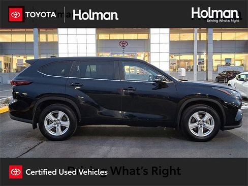 Certified 2024 Toyota Highlander LE image 1