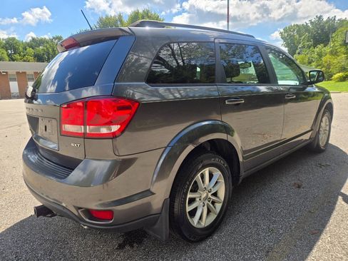 Used 2014 Dodge Journey SXT w/ Flexible Seating Group FWD image 10