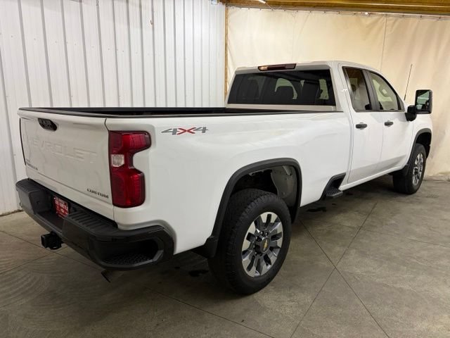 Used 2022 Chevrolet Silverado 2500 Custom w/ Custom Value Package AWD/4WD image 6