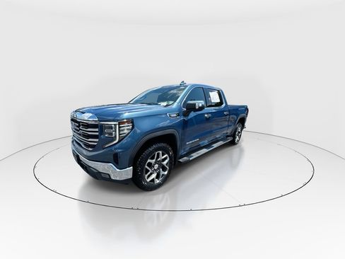 Used 2024 GMC Sierra 1500 SLT w/ SLT Premium Package AWD/4WD image 4