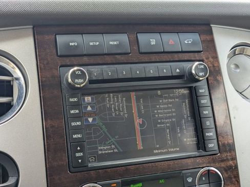 Used 2013 Ford Expedition XLT image 13