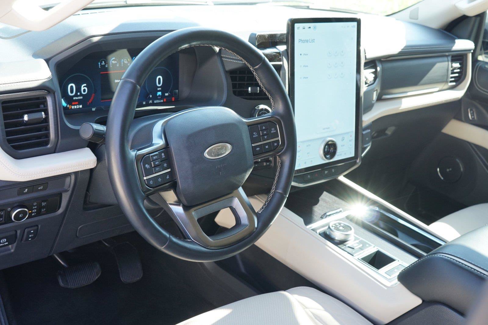 Used 2024 Ford Expedition Platinum RWD image 8