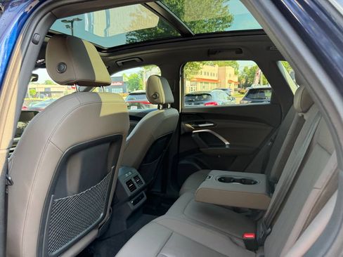 Used 2025 Audi Q5 Premium w/ Convenience Package AWD/4WD image 27
