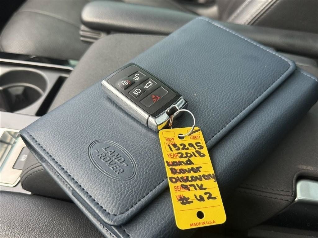Used 2018 Land Rover Discovery HSE AWD/4WD image 35