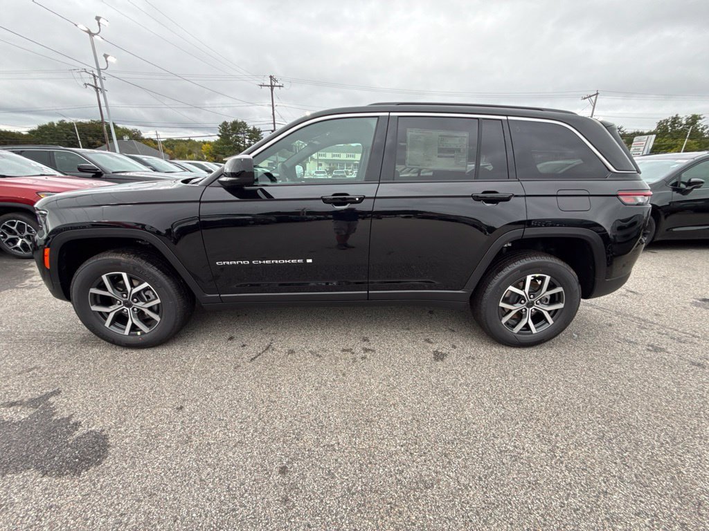 New 2027 Jeep Grand Cherokee Laredo X AWD/4WD image 2