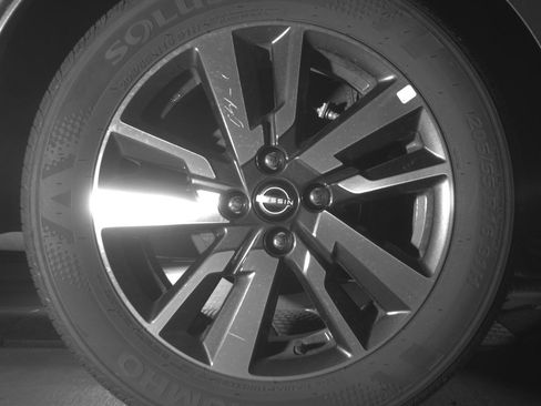 Used 2025 Nissan Versa SV image 15