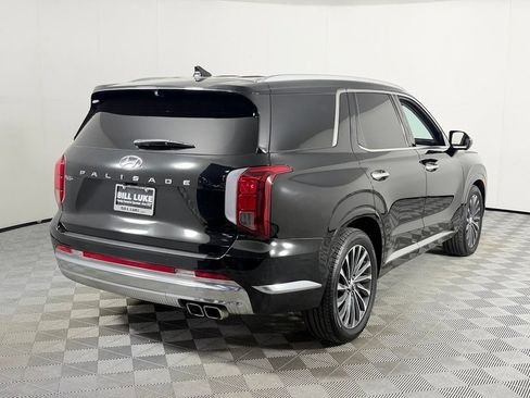 Used 2023 Hyundai Palisade Calligraphy w/ Cargo Package FWD image 6