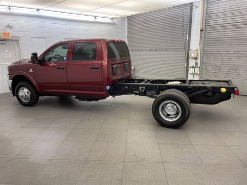 Used 2023 RAM 3500 Tradesman w/ Chrome Appearance Group image 9