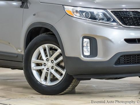 Used 2015 Kia Sorento LX AWD/4WD image 3