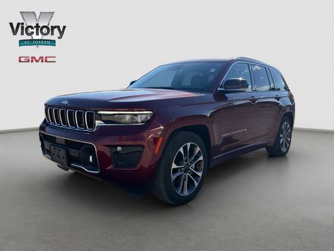 Used 2022 Jeep Grand Cherokee Overland AWD/4WD image 3