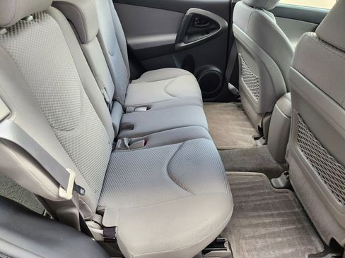 Used 2012 Toyota RAV4 FWD w/ Upgrade Value Pkg image 29