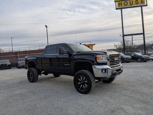Used 2015 GMC Sierra 2500 SLE w/ SLE Preferred Package image 3