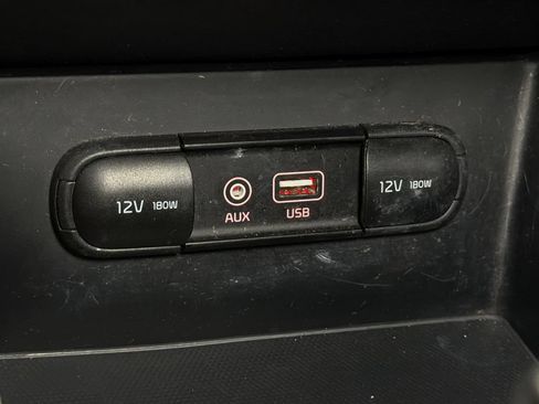 Used 2019 Kia Niro EX FWD image 32
