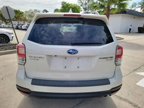 Used 2017 Subaru Forester 2.5i Premium image 5