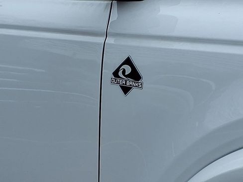 Used 2023 Ford Bronco Outer Banks image 14