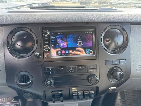 Used 2016 Ford F550 2WD Regular Cab Super Duty image 14