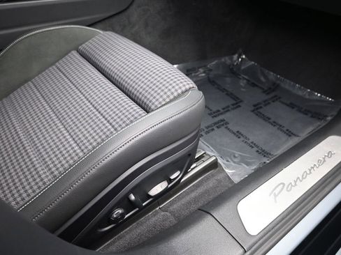 Used 2024 Porsche Panamera 4 image 28