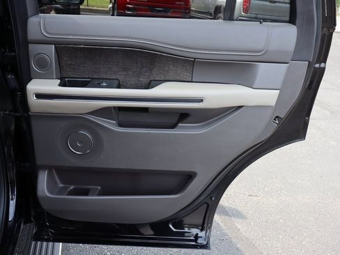 Used 2020 Ford Expedition Limited image 38
