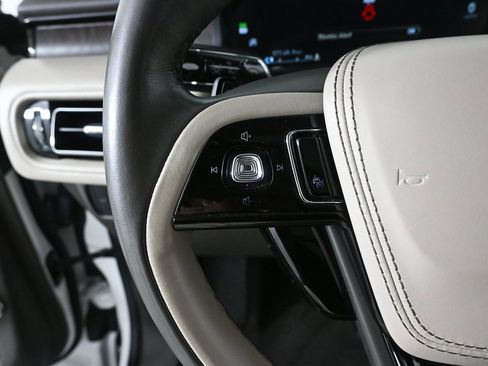 Used 2022 Lincoln Aviator Reserve w/ Equipment Group 201A image 10