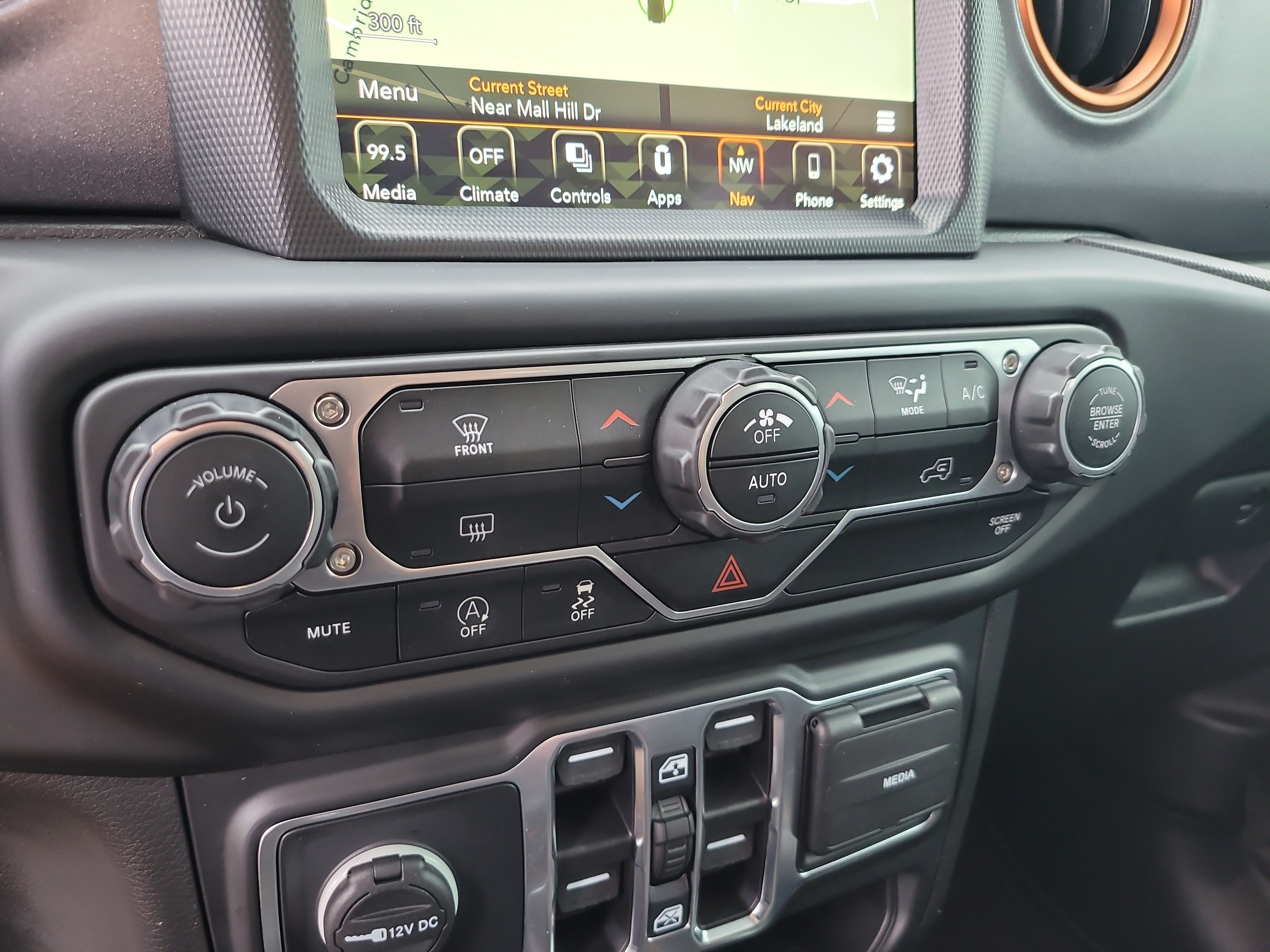 Used 2022 Jeep Gladiator Mojave AWD/4WD image 25