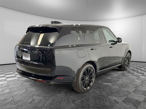 Used 2025 Land Rover Range Rover SE AWD/4WD image 5