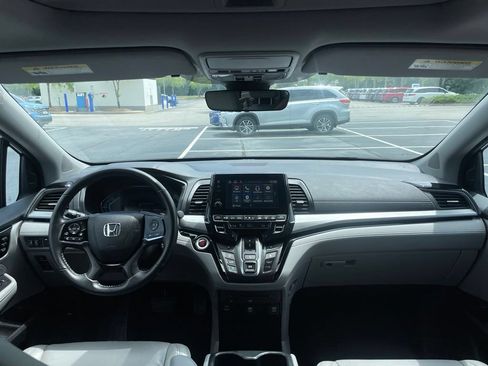 Used 2023 Honda Odyssey Touring image 10