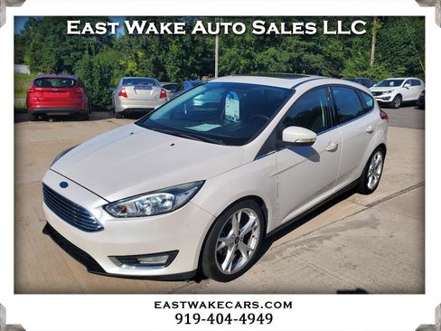 Used 2015 Ford Focus Titanium FWD image 1