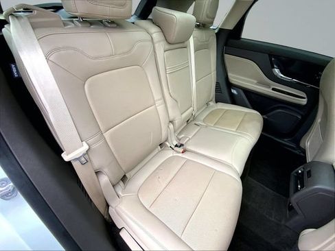 Used 2022 Lincoln Corsair Reserve w/ Luxury Package AWD/4WD image 32