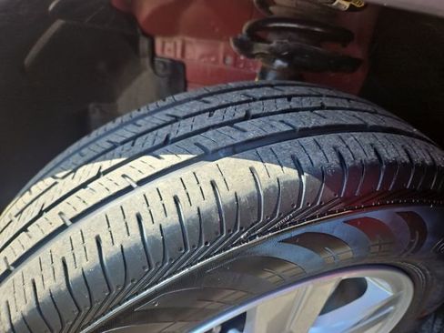 Certified 2022 Chevrolet Trax LT w/ LT Convenience Package image 28