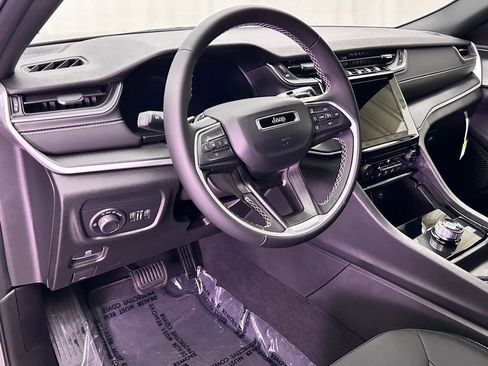 New 2025 Jeep Grand Cherokee Laredo X image 14