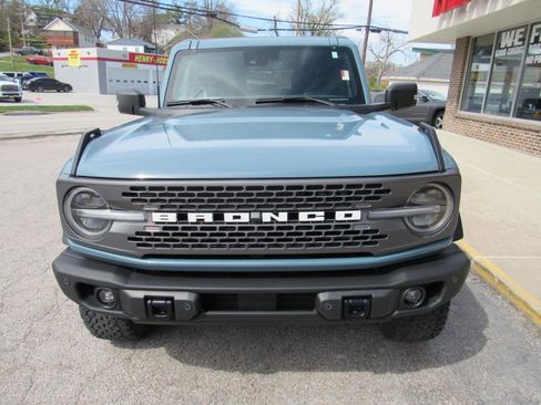 Used 2023 Ford Bronco Badlands image 2