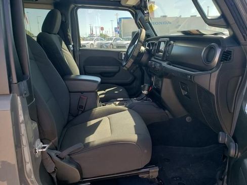 Used 2022 Jeep Wrangler Sport AWD/4WD image 15