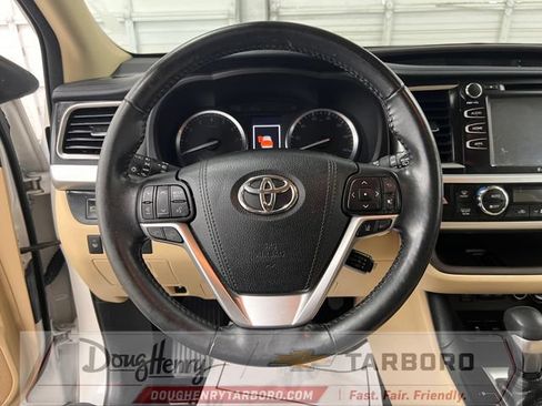 Used 2018 Toyota Highlander XLE FWD image 46