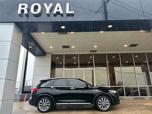 Used 2019 INFINITI QX50 Luxe w/ Navigation Package FWD image 1