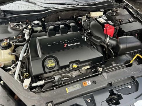 Used 2011 Lincoln MKZ image 11