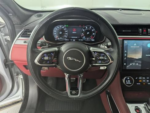 Used 2022 Jaguar F-PACE SVR AWD/4WD image 11