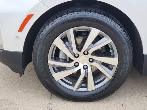 Used 2024 Chevrolet Equinox Premier image 17