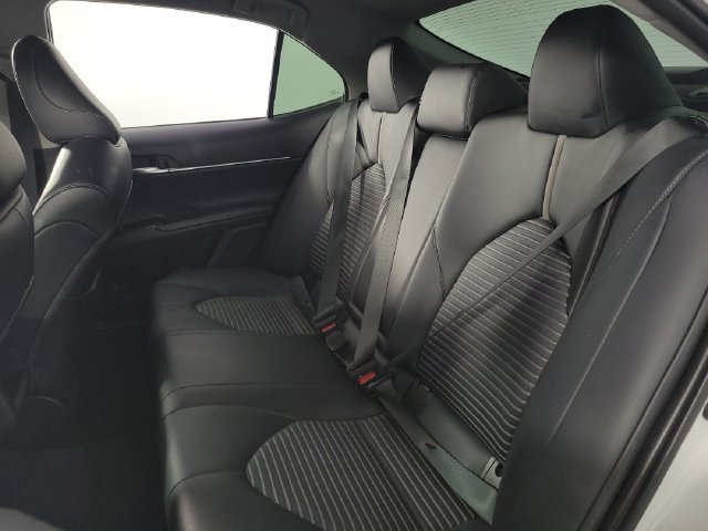 Used 2020 Toyota Camry SE FWD image 17