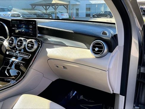 Used 2021 Mercedes-Benz GLC 300 image 26
