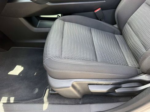 Used 2026 Chevrolet Equinox LT FWD image 19