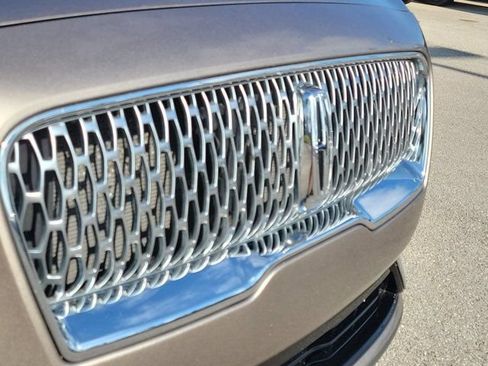 Used 2020 Lincoln Nautilus Reserve FWD image 7