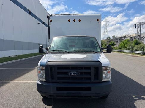 Used 2019 Ford E-350 and Econoline 350 Super Duty w/ Power Windows & Locks Group RWD image 7