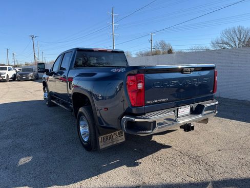 Used 2022 Chevrolet Silverado 3500 LT w/ Convenience Package image 4