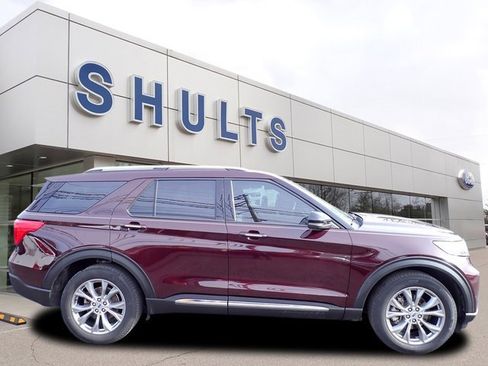 Certified 2022 Ford Explorer Limited w/ Equipment Group 301A image 4