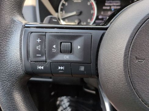 Used 2021 Nissan Rogue SV FWD image 22