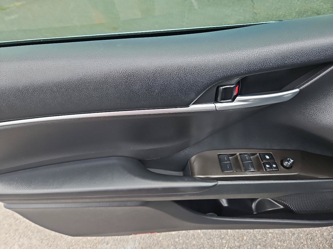Used 2023 Toyota Camry SE FWD image 14