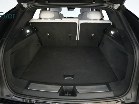Used 2024 Cadillac Lyriq Sport w/ LPO, Floor Liner Package AWD/4WD image 8
