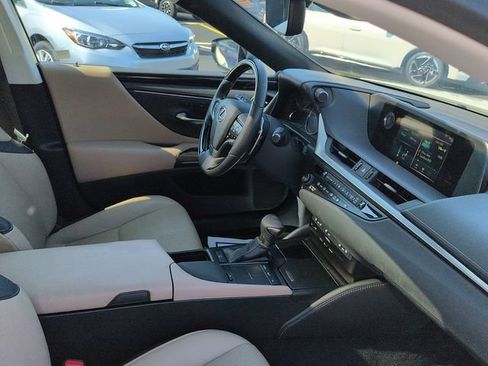 Used 2019 Lexus ES 350 w/ Premium Package FWD image 10