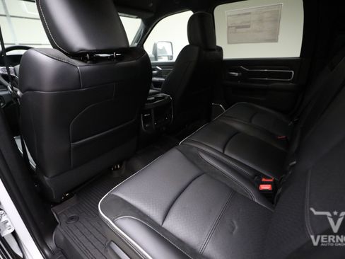 New 2026 RAM 2500 Laramie AWD/4WD image 9